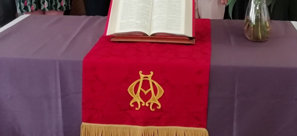 Altar Alpha Omega